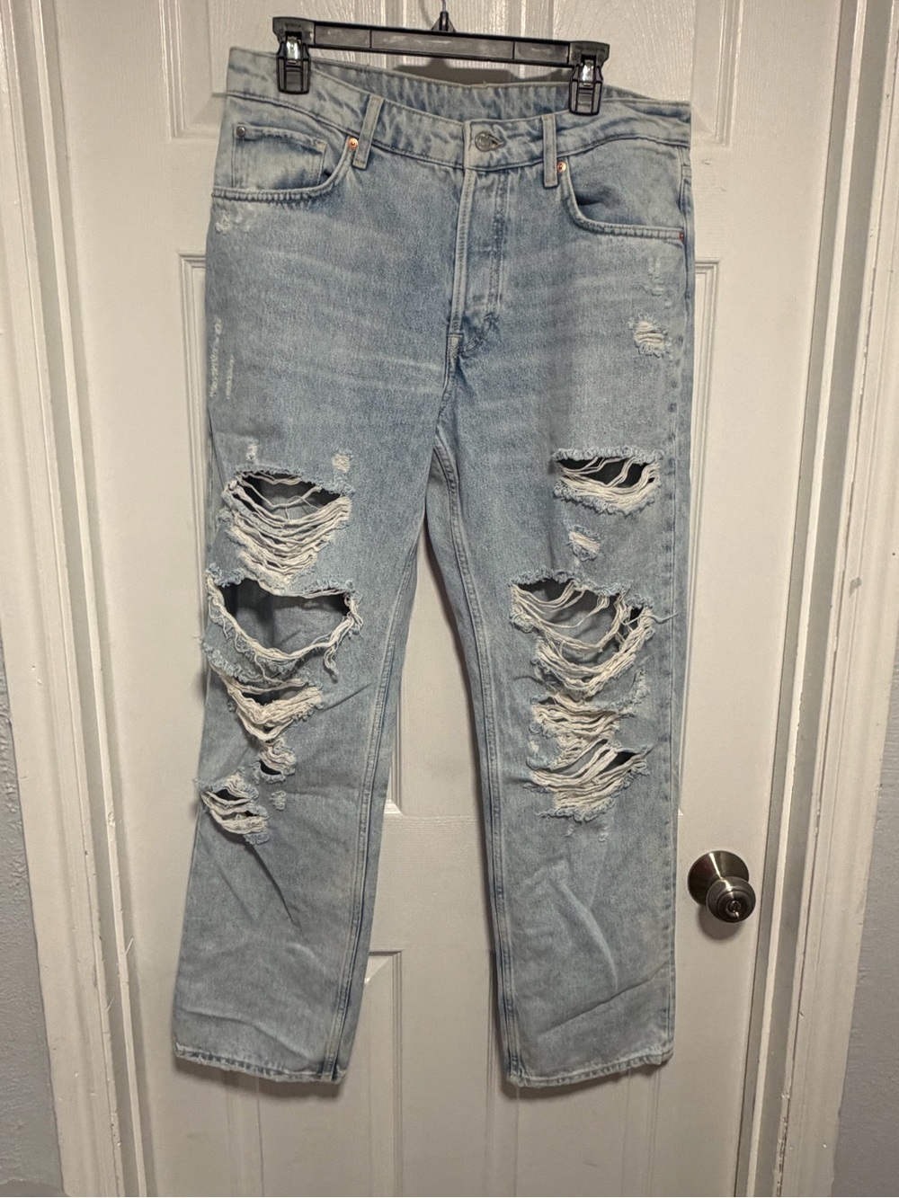 H&M Light Blue Distressed 90s Boyfriend Jeans